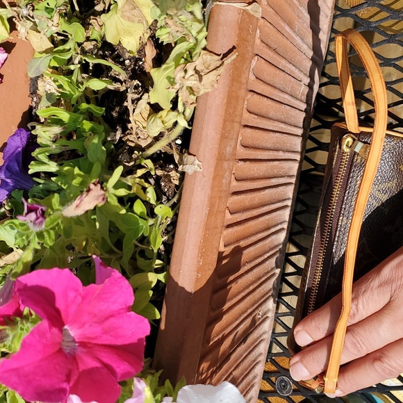 LOUIS VUITTON MONO MINI PAPILLON - Picture 8 of 15